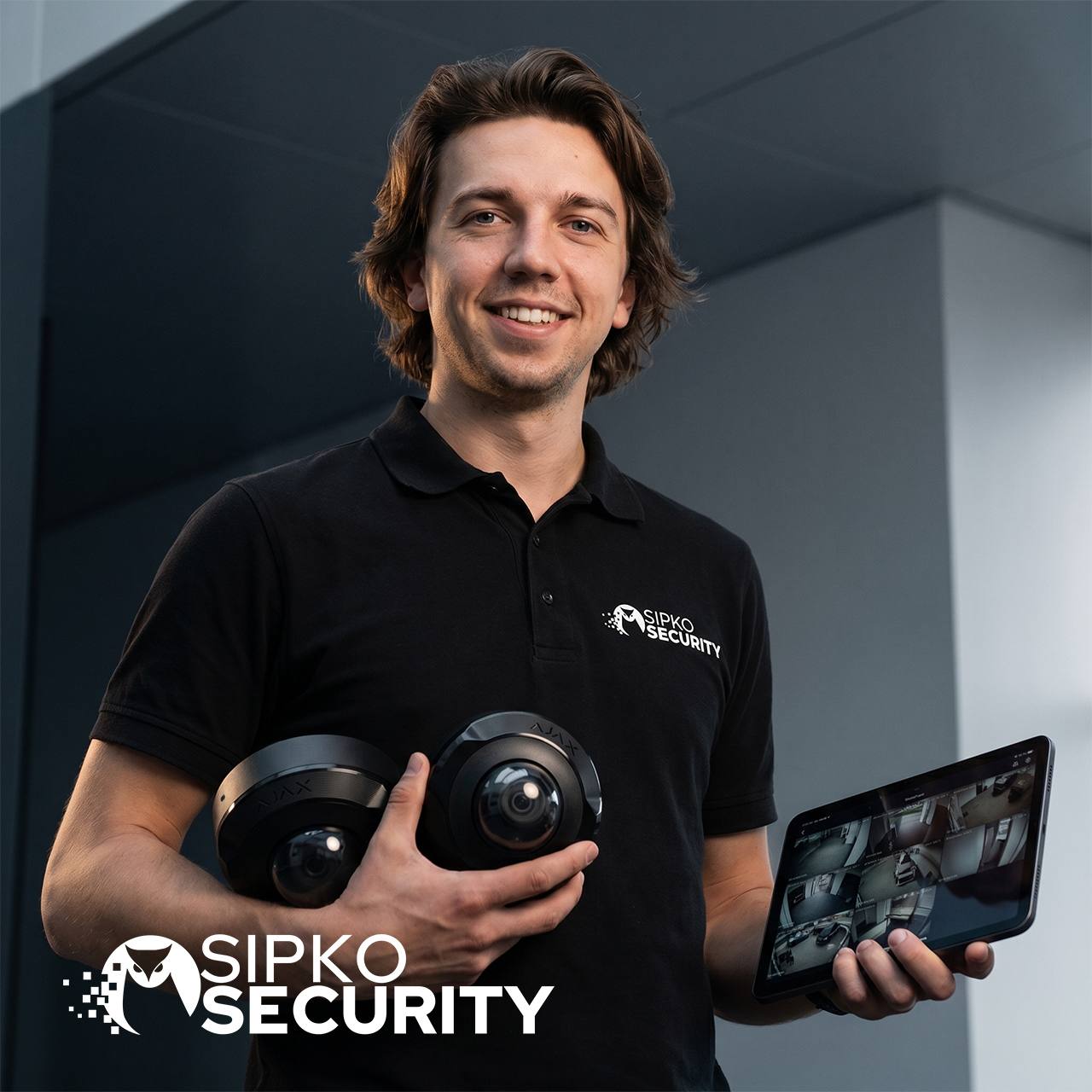 Melbourne business security specialist working on system installation
