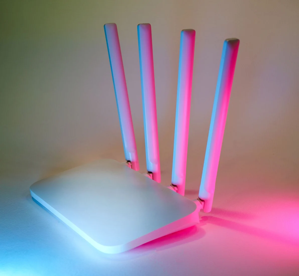 Wireless router with external antennas - SIPKO Security Wireless router with external antennas